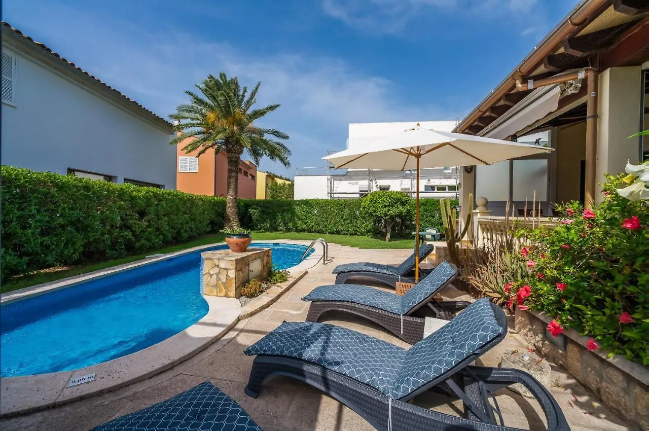 Ideal Property Mallorca - Casa Kerchner Alcúdia 0*,
